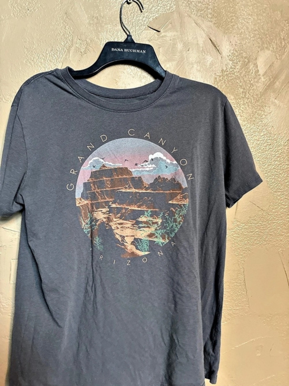 Time and Tru Graphic Short Sleeve Tee Size Medium Like New